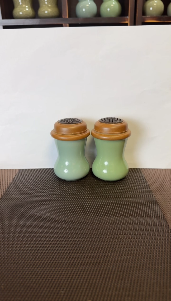 金钱扁梅子青一只天青一只