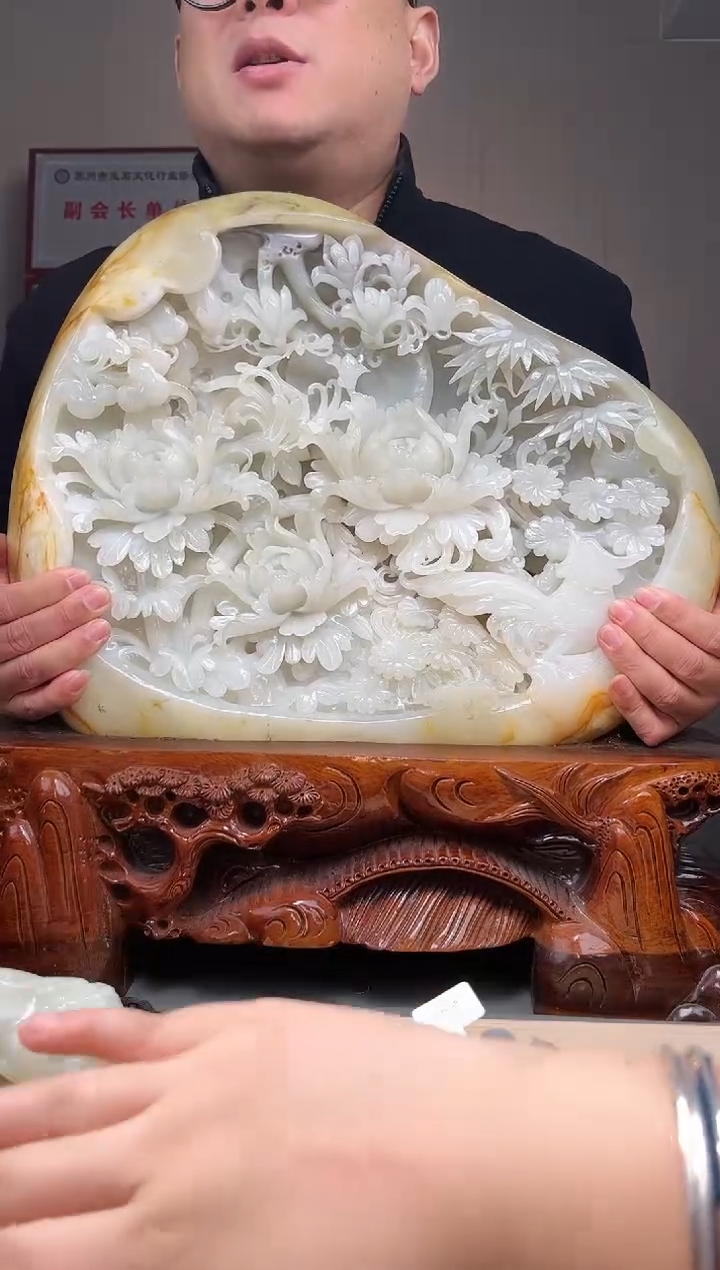 颈饰未镶嵌和田玉三***舍摆件