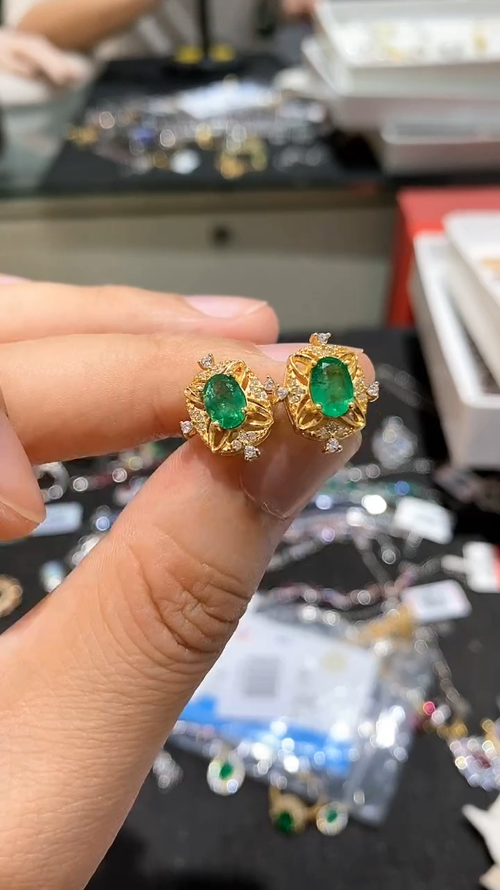 【闪购商品】祖母绿耳饰银S925镶嵌耳钉
