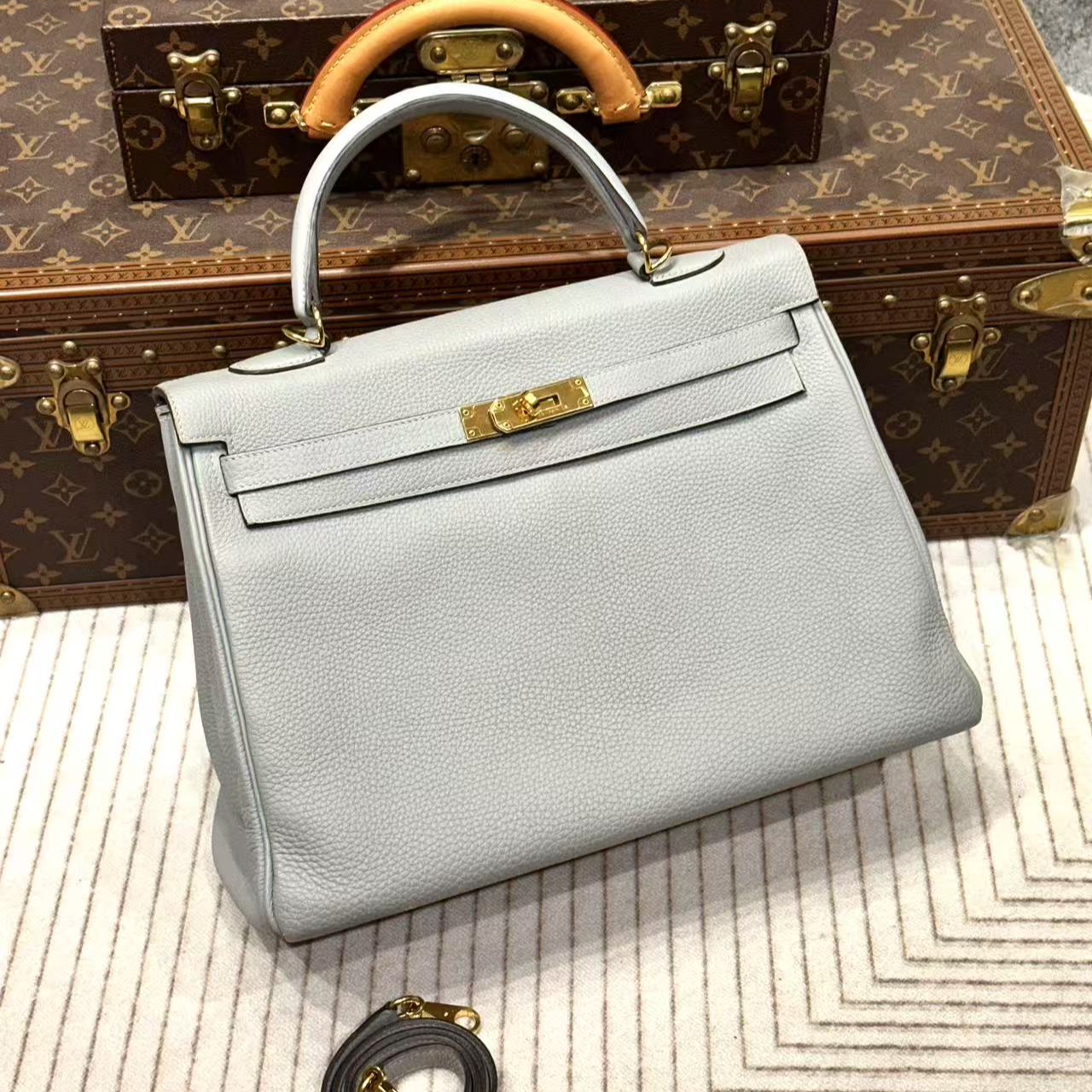 99新 Hermes/爱马仕 lina/爱马仕kelly35海鸥灰 X刻/锁钥匙肩带