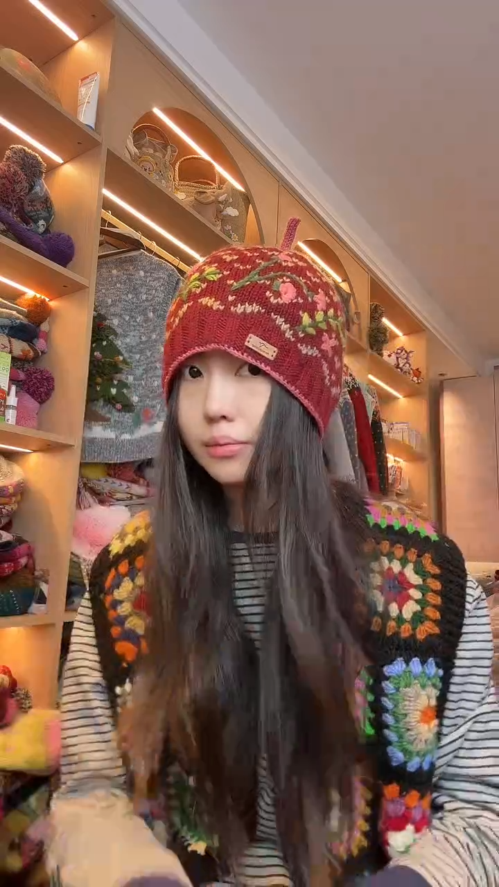 羊毛红色小丸子帽