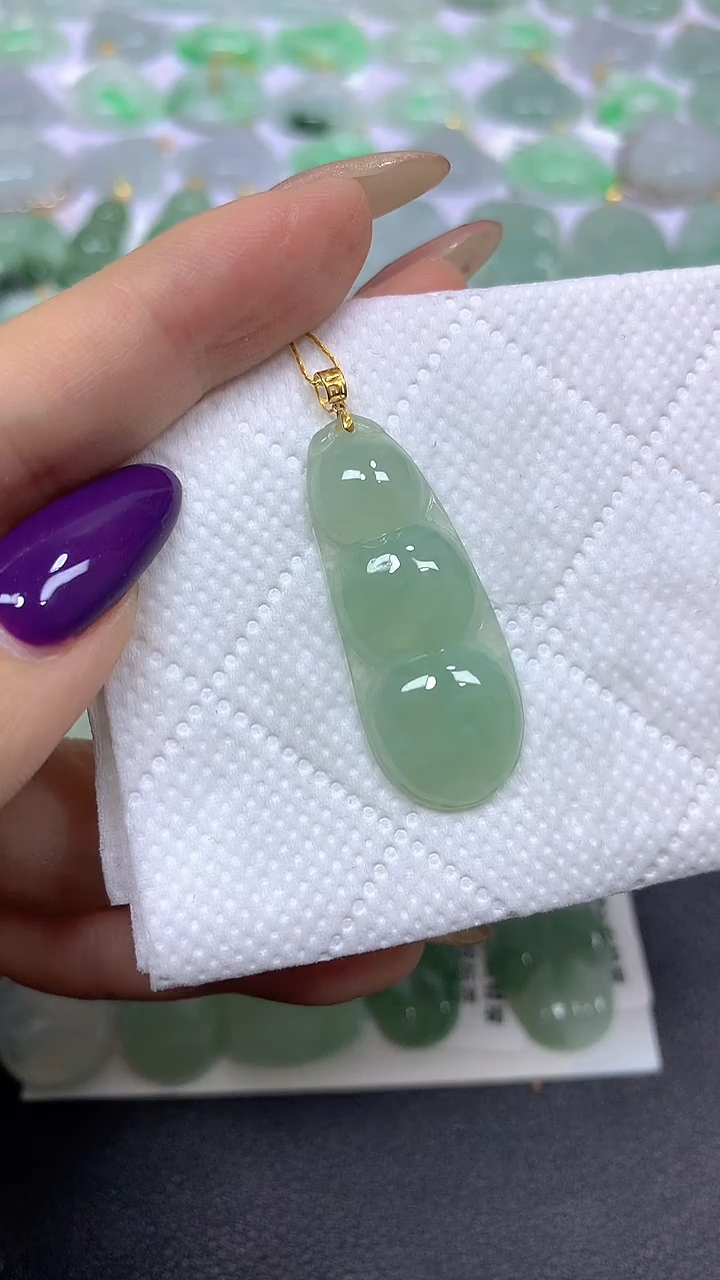 颈饰18K金镶嵌翡翠1