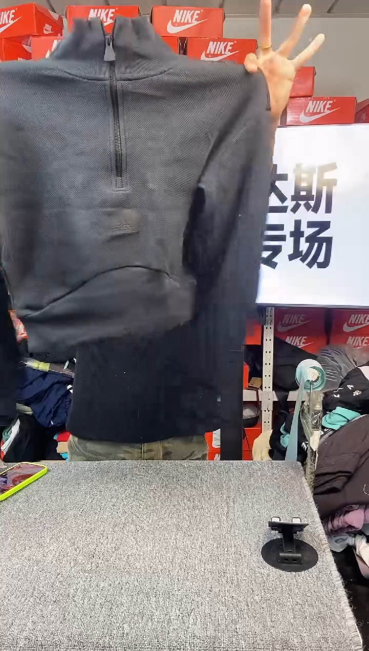 266编码 阿迪达斯 全新无暇 尺码155S 直播间过款为准