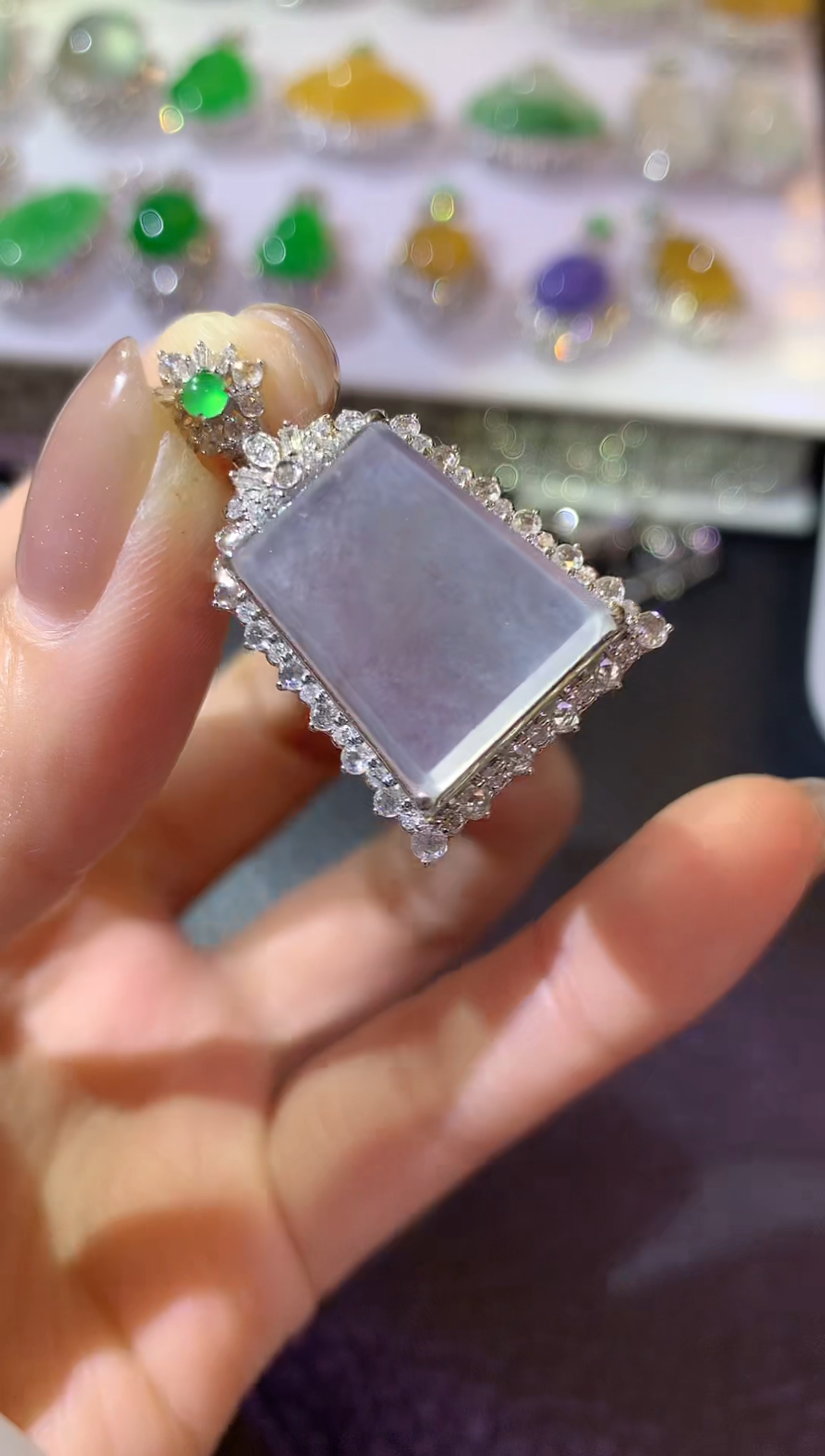 【闪购商品】翡翠吊坠(不含链)18K金镶嵌B53