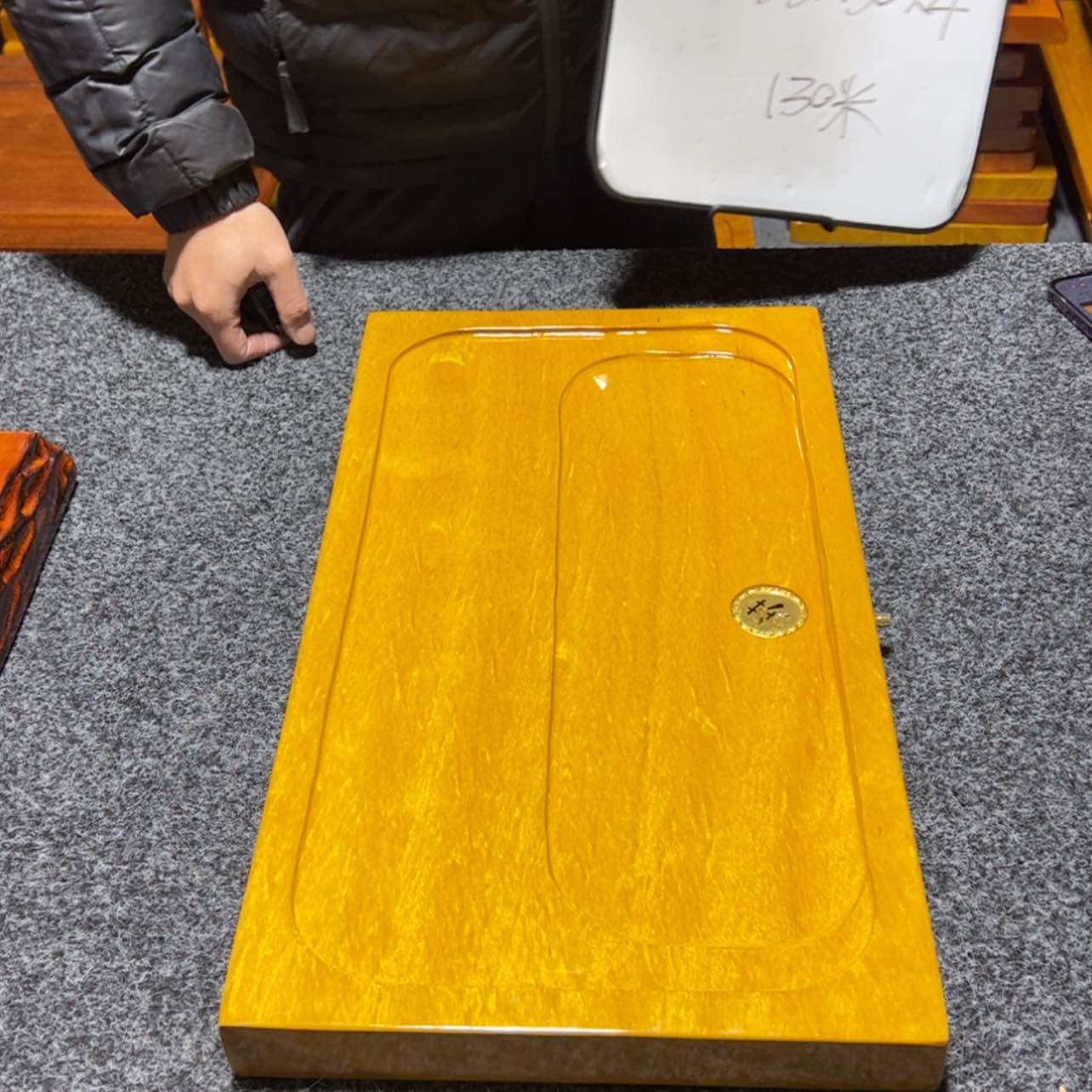 【闪购商品】雕刻木材一****。