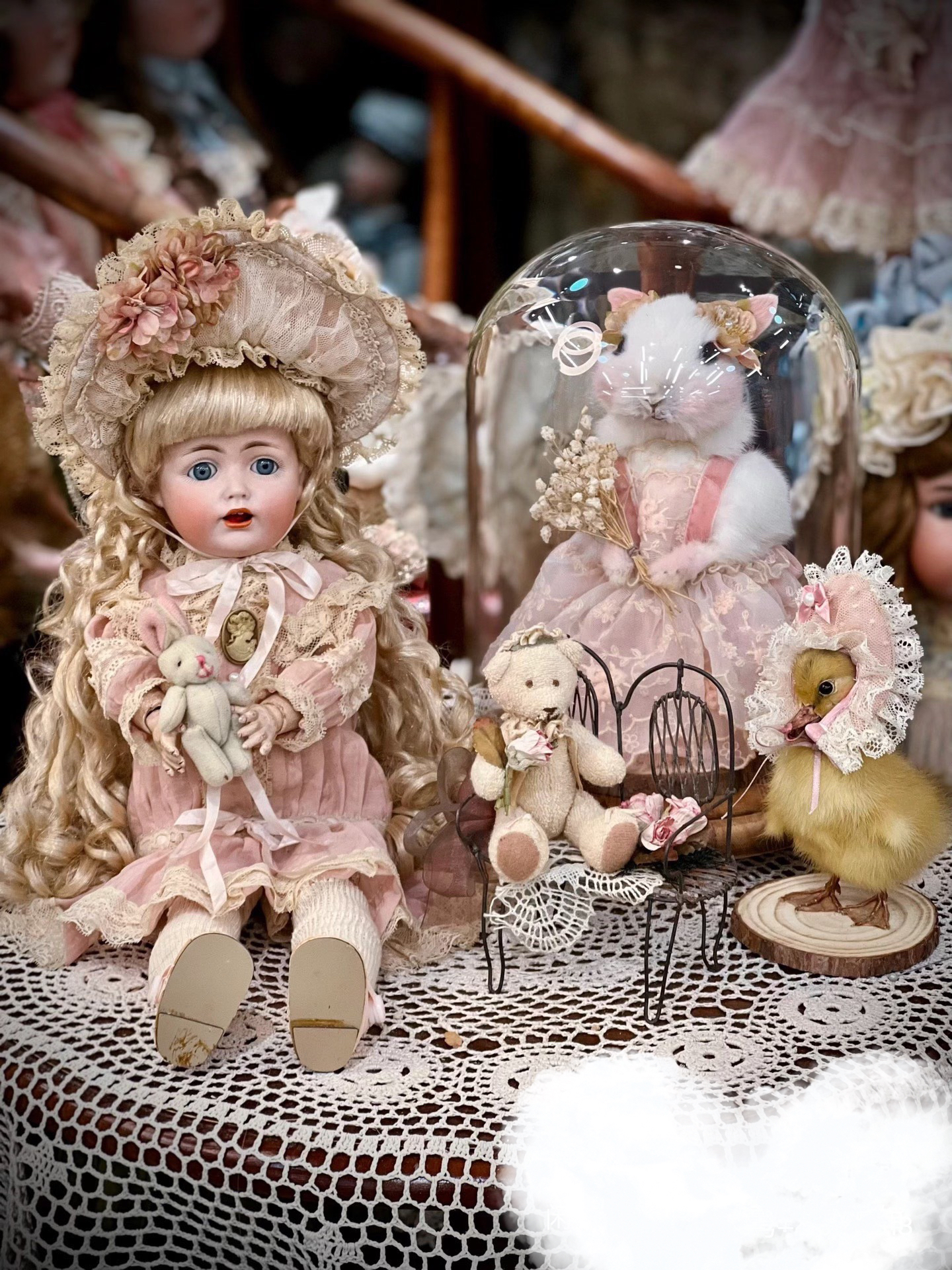 Vintage国外百年古董陶瓷娃娃，售出不退换，顺丰到付，当面验收。