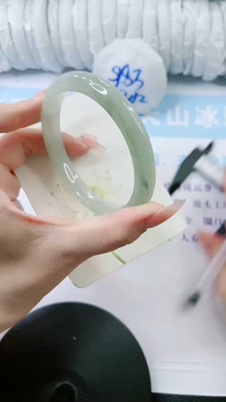 【闪购商品】石英质玉手镯未镶嵌0614427701-64
