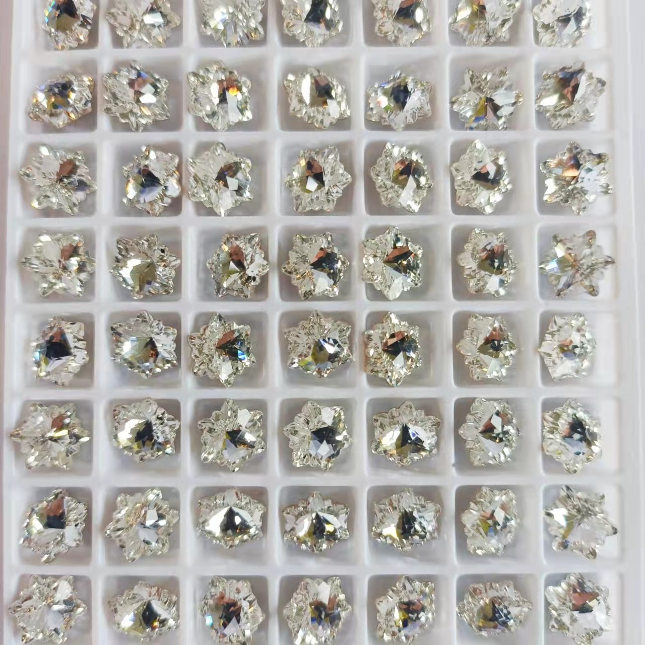 CL美甲钻饰品东洲水晶雪花多色自选精工高品超闪镀底尖底指尖钻