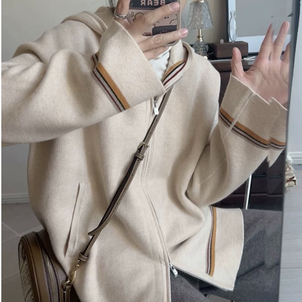 温暖小山羊 重：700余克 L*P同款非原宽松连帽彩条四平针织外套