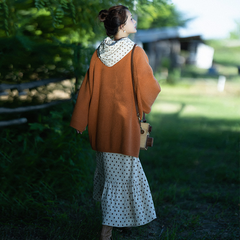 连帽波点印花连衣裙女秋季复古灯芯绒显瘦浪漫荷叶边长裙