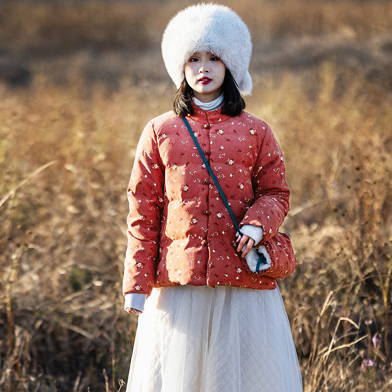 现货777【丹枫红酿】灯芯绒盘扣保暖羽绒服女冬复古碎花棉服外套