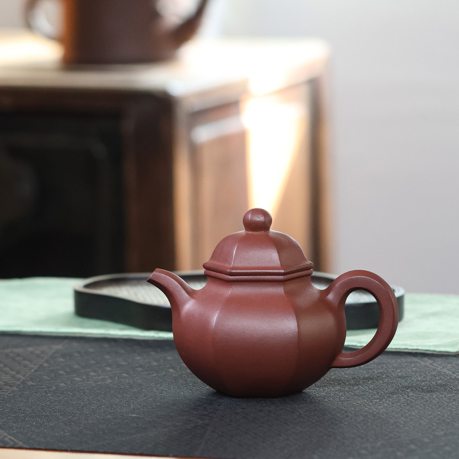 龙血砂六方掇球紫砂壶260CC