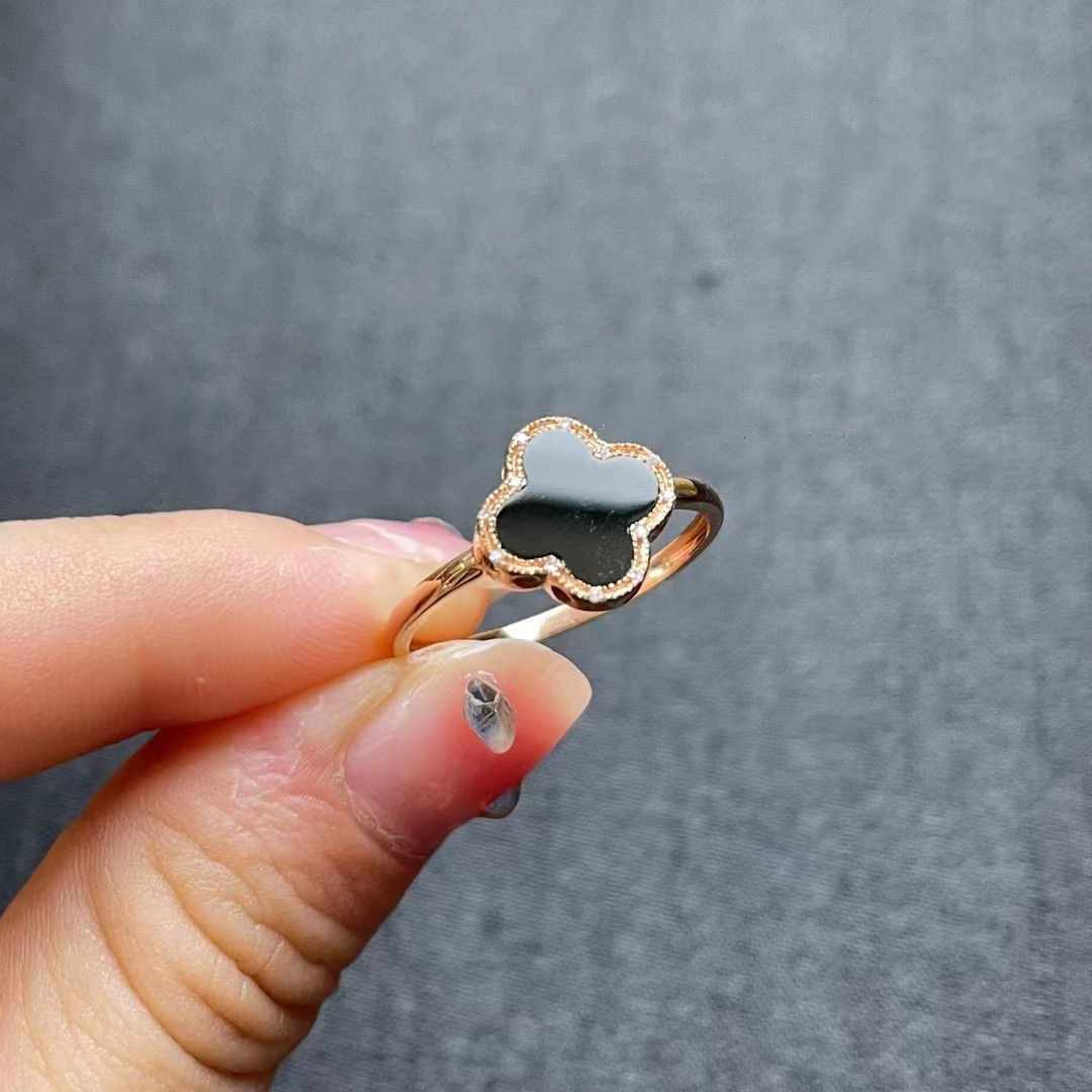 墨翠经典四叶花时尚镶嵌戒指 18K金镶嵌黑度油性好打灯通透 辣绿 