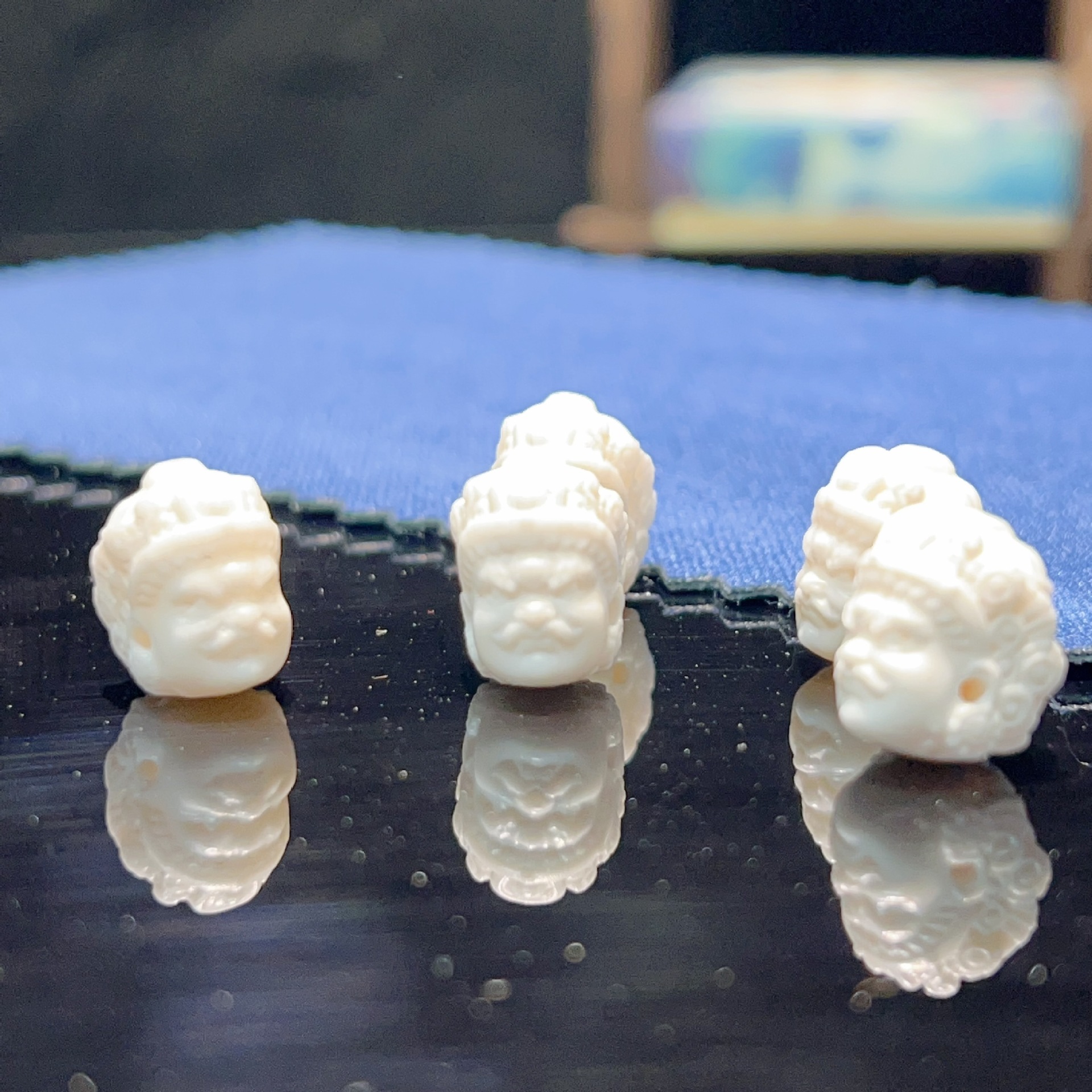 文玩根付雕刻黄财神配饰左右孔手串DIY编绳配珠