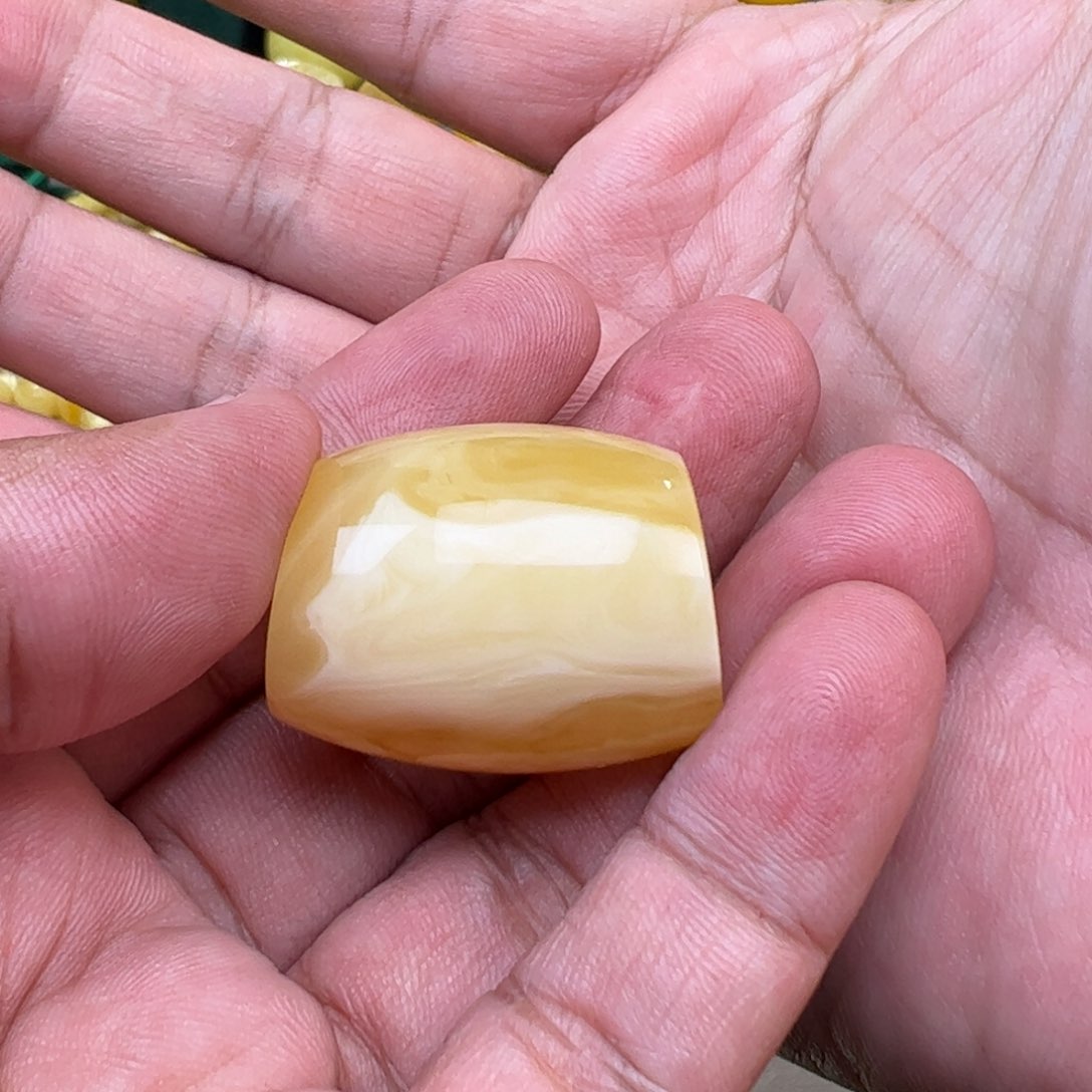 【闪购商品】琥珀裸石未镶嵌12.7克