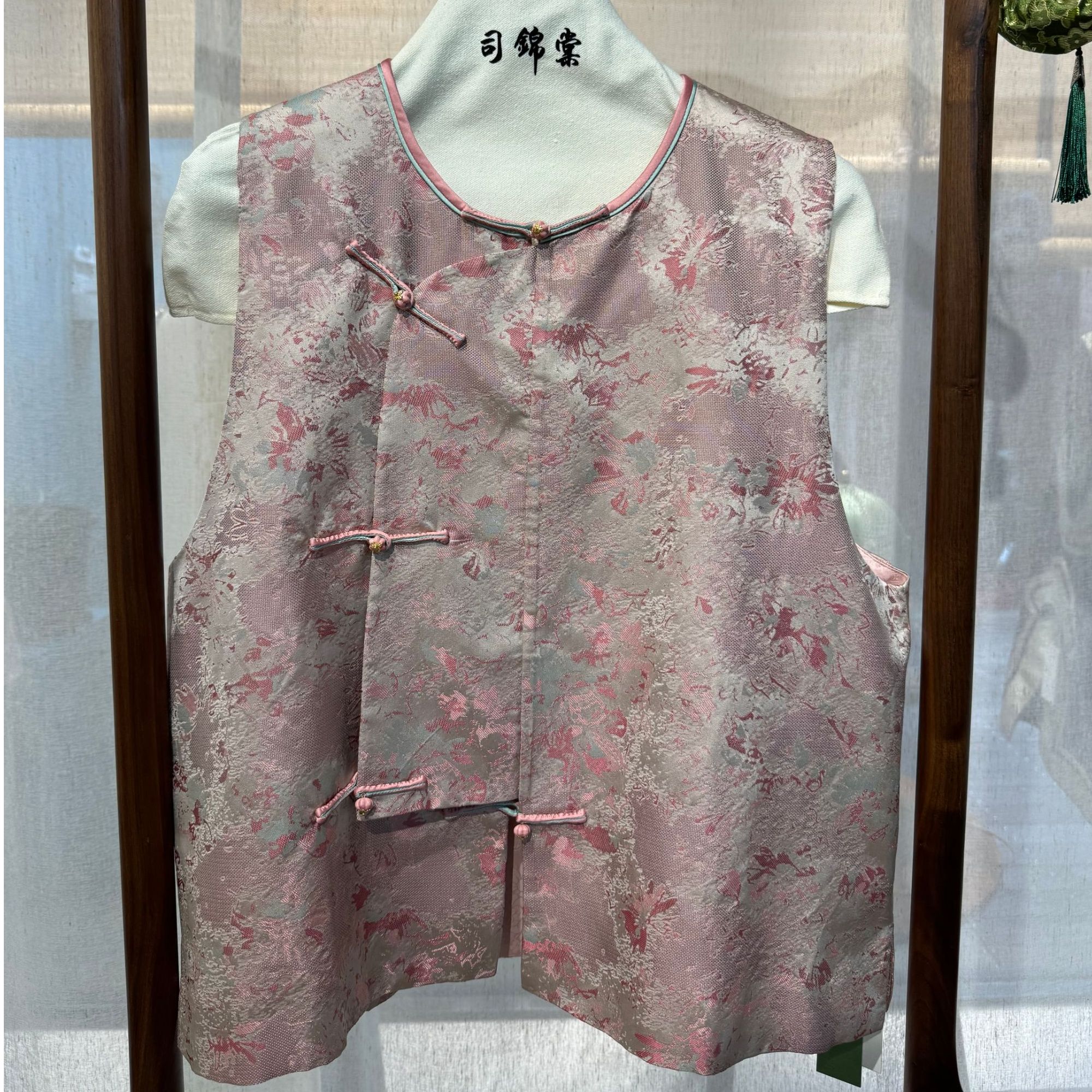 百分百桑蚕丝马甲 设计精美 穿着舒适