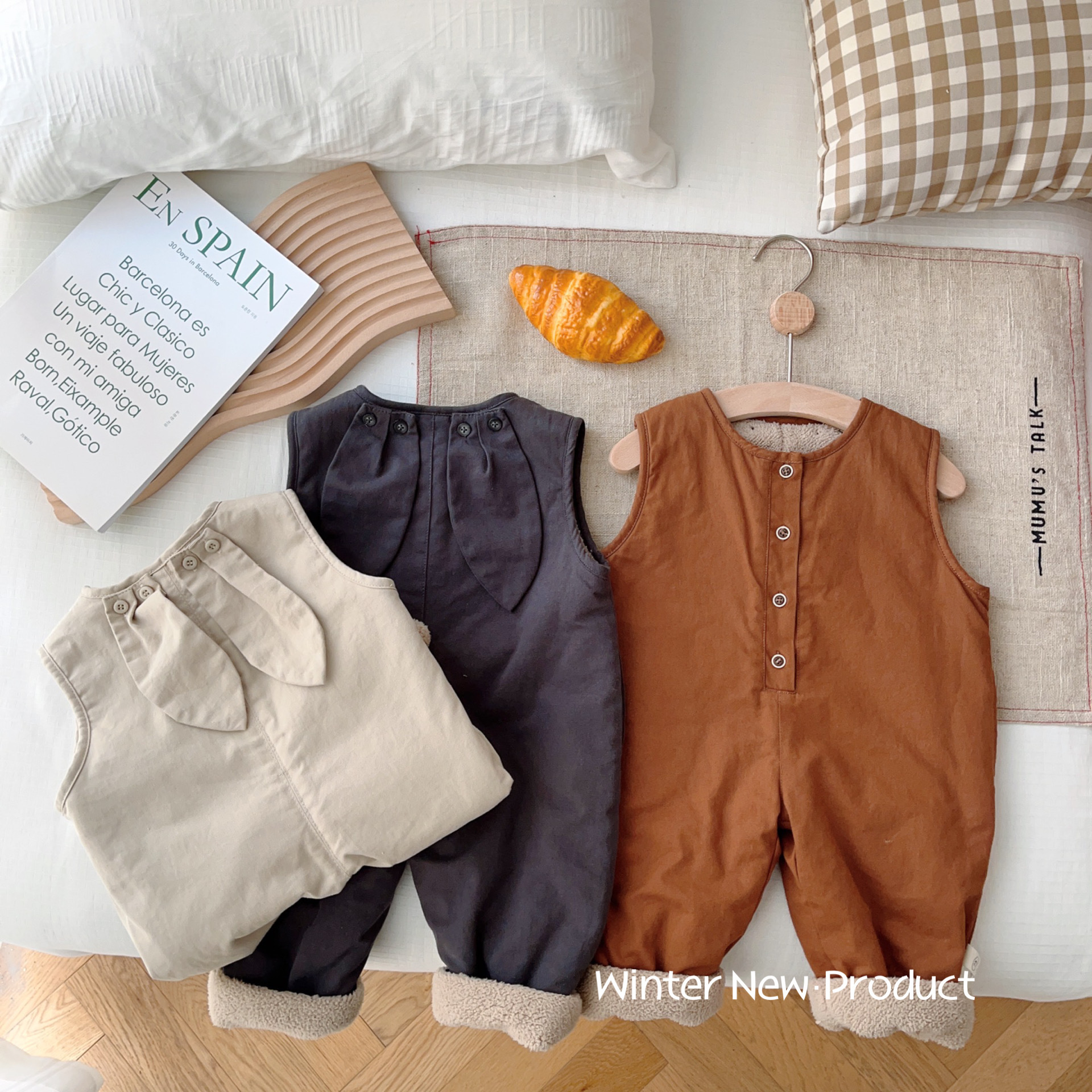 婴儿休闲背带裤0-2岁冬季男女宝宝可爱兔耳朵纯色加绒裤子潮AK204