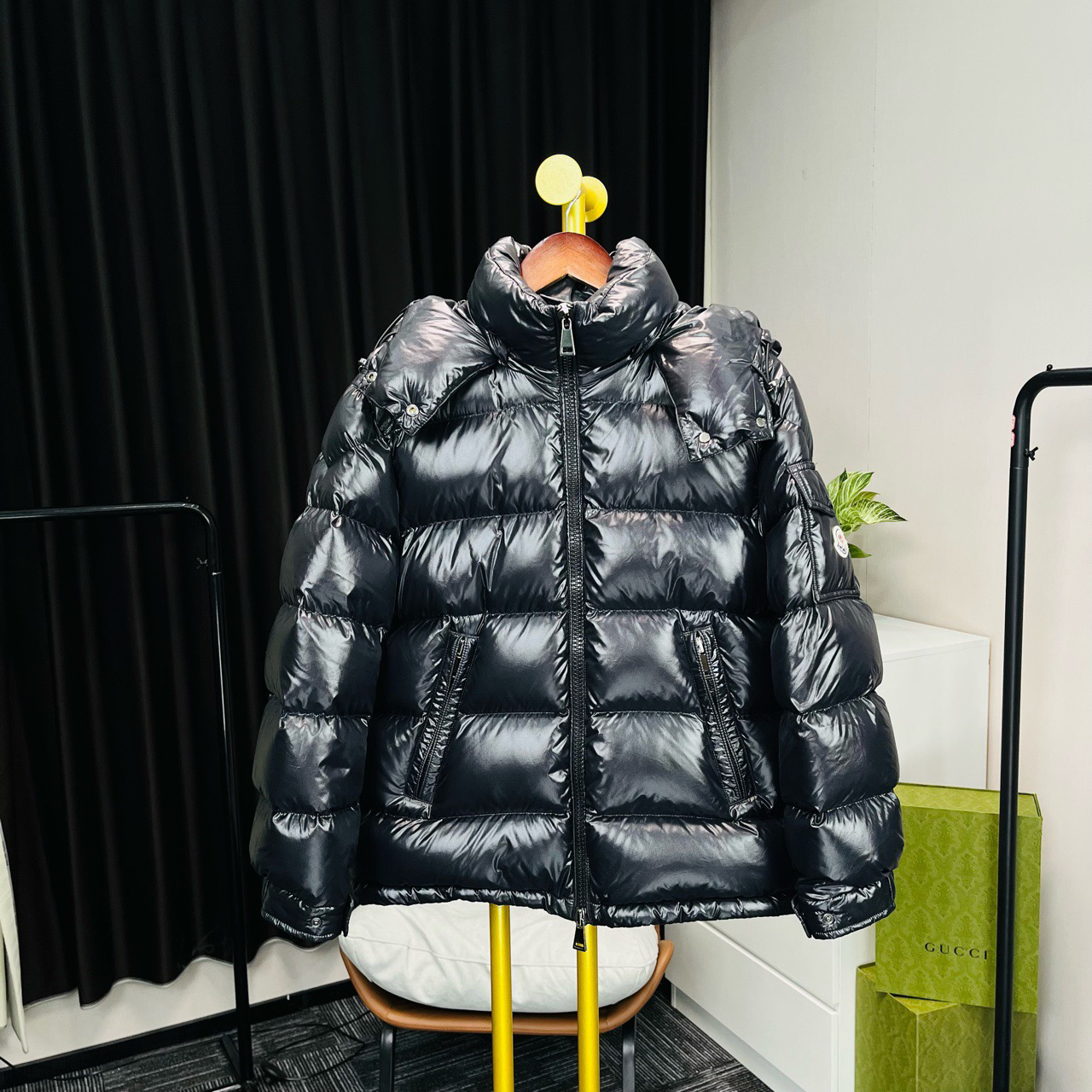 99新 MONCLER 黑色漆面fustet羽绒服 0码 99新 公价13400