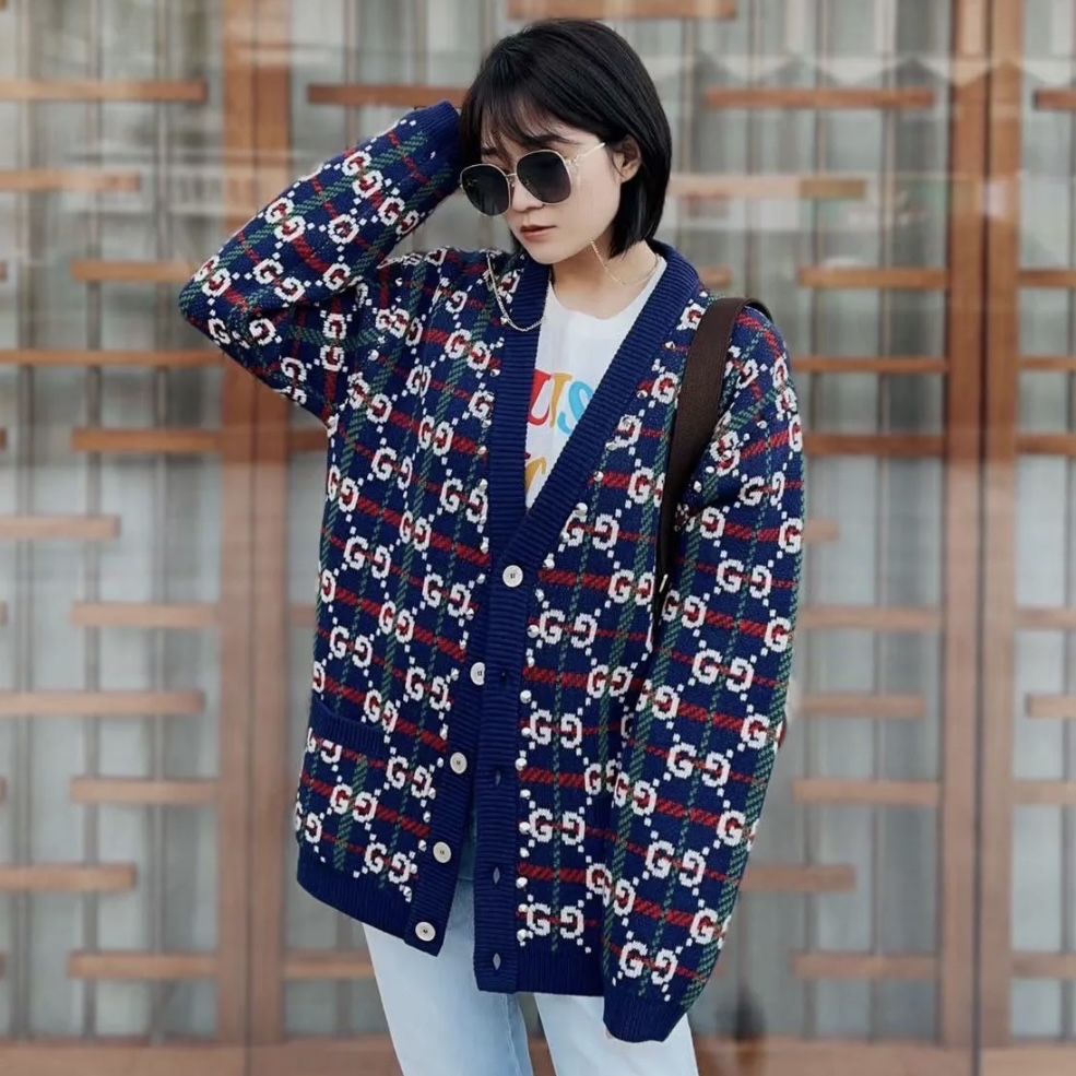 99新 GUCCI/古驰  蓝色新款满logo铆钉开衫 M码