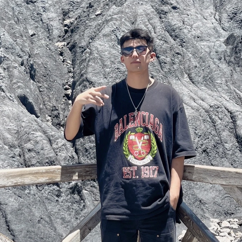 99新 Balenciaga/巴黎世家 藏蓝色胸前logo短袖