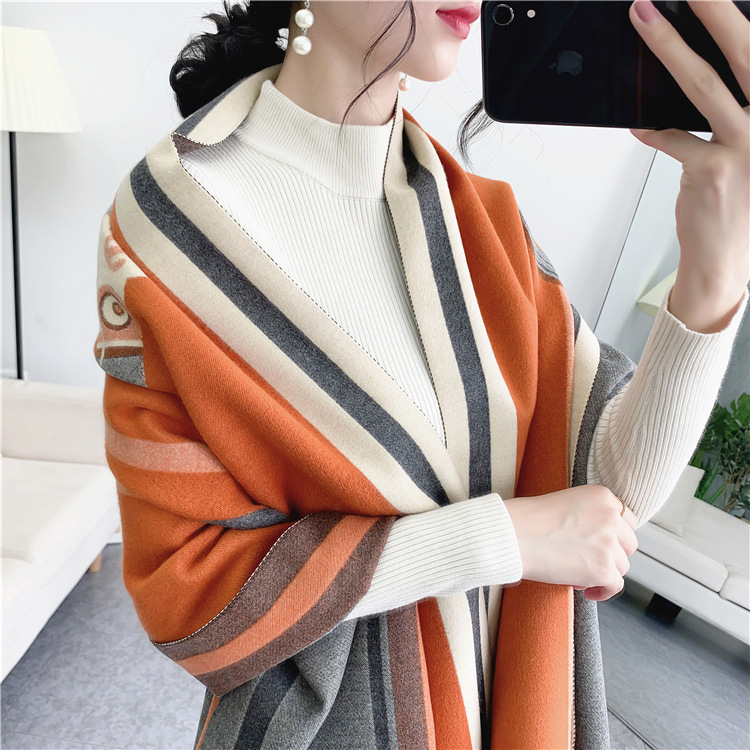 章子怡时尚同款洋气高档仿气质围巾冬季网红百搭加厚流苏披肩女