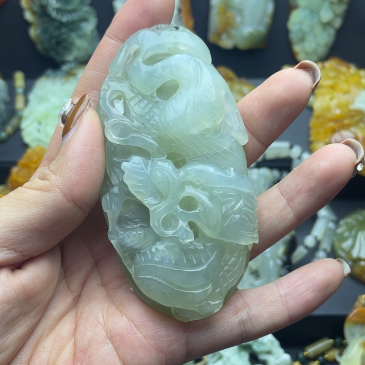 【闪购商品】蛇纹石玉颈饰未镶嵌