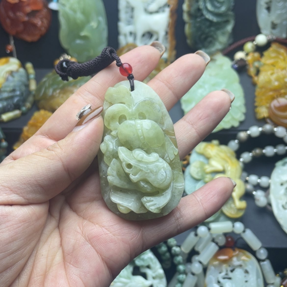 【闪购商品】蛇纹石玉颈饰未镶嵌
