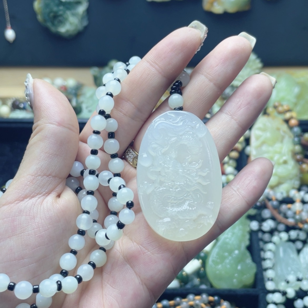 【闪购商品】蛇纹石玉颈饰未镶嵌