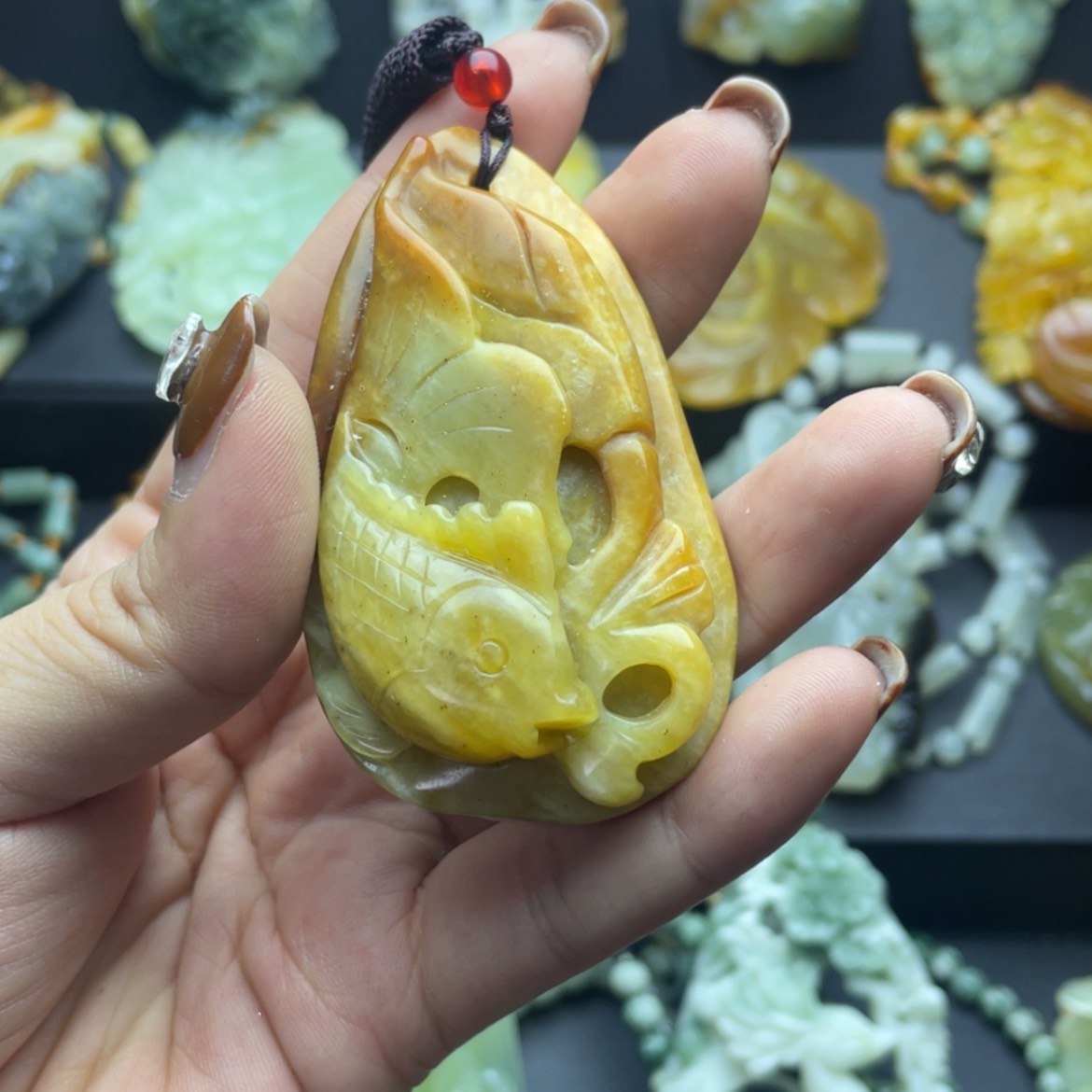 【闪购商品】蛇纹石玉颈饰未镶嵌