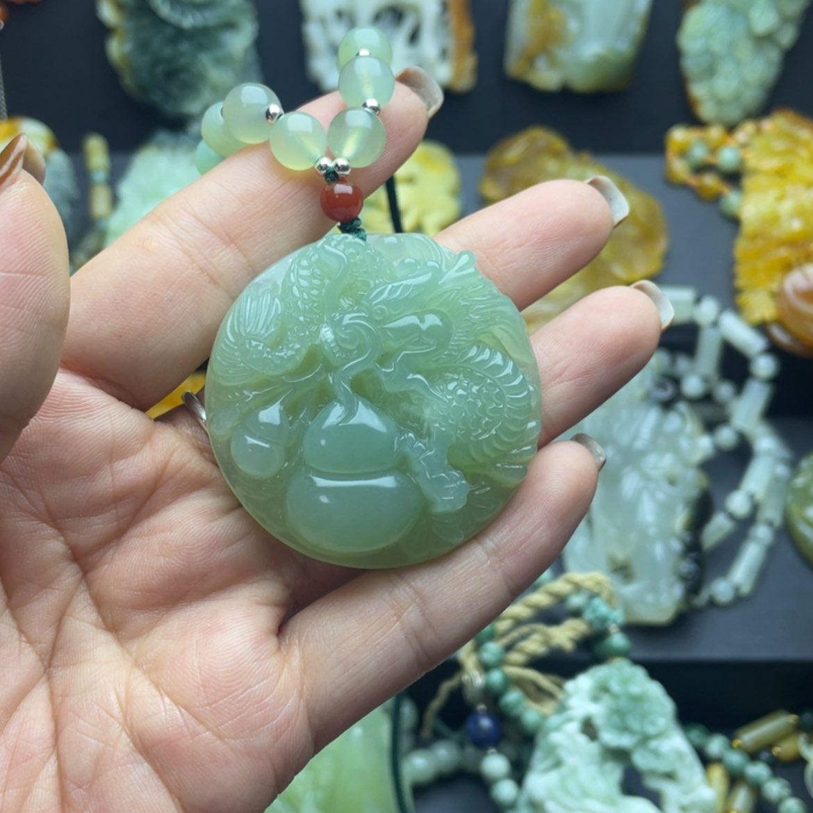 【闪购商品】蛇纹石玉颈饰未镶嵌