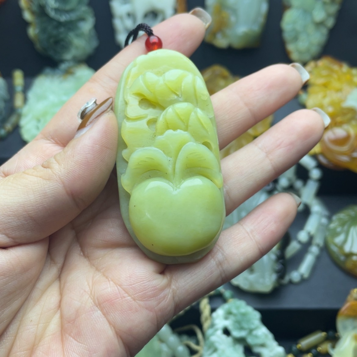 【闪购商品】蛇纹石玉颈饰未镶嵌