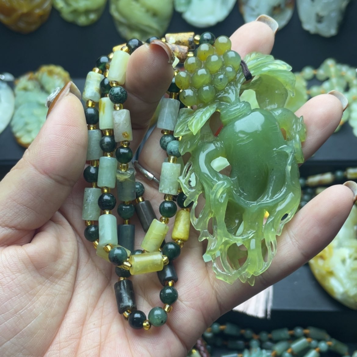【闪购商品】蛇纹石玉颈饰未镶嵌