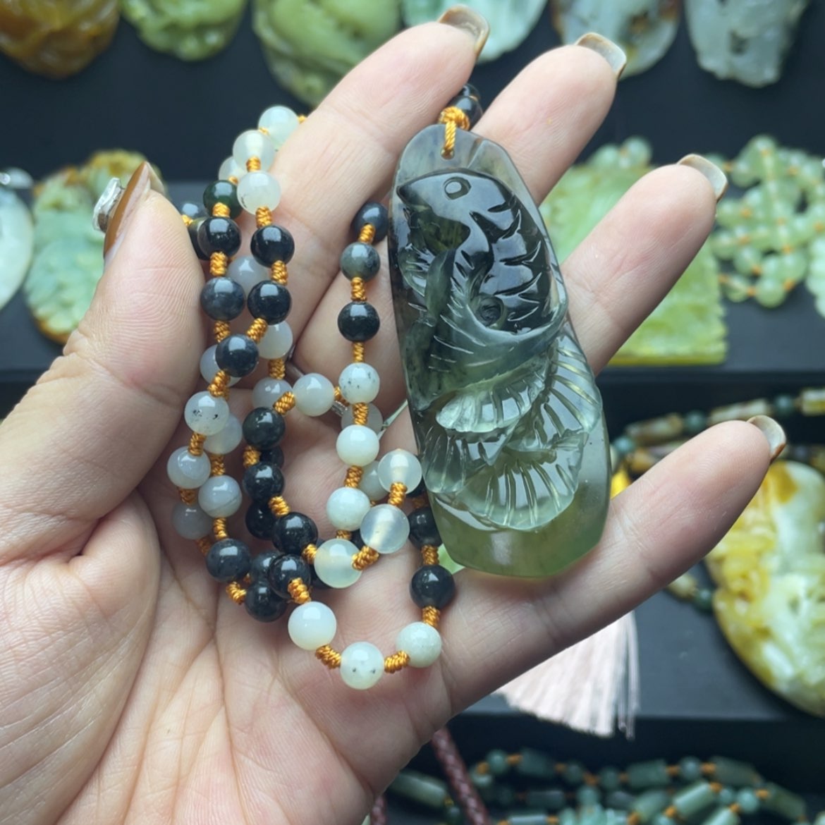 【闪购商品】蛇纹石玉颈饰未镶嵌