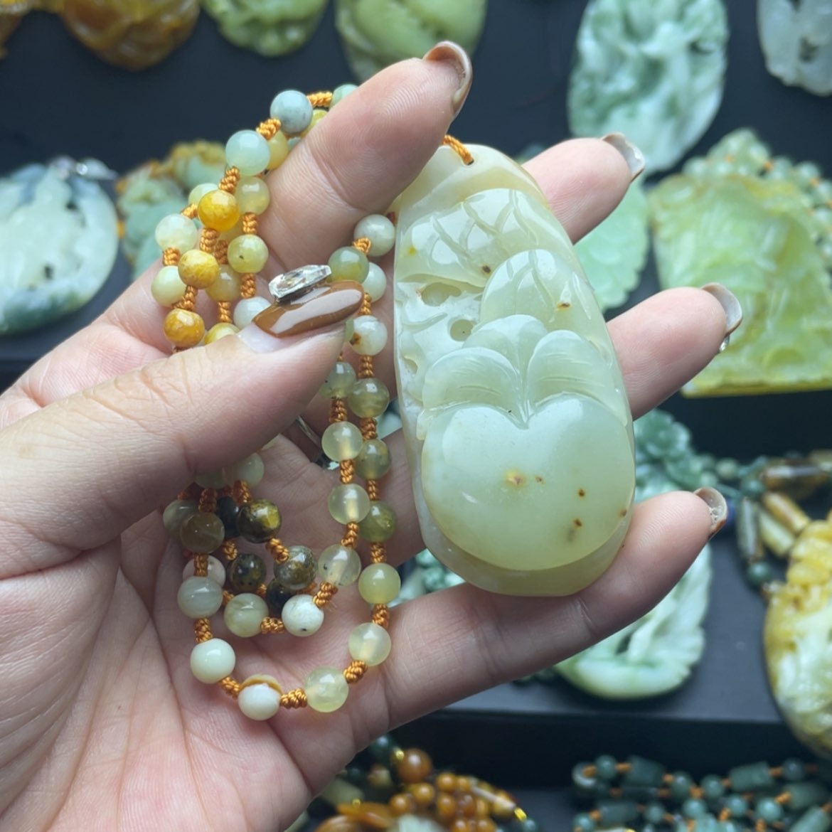 【闪购商品】蛇纹石玉颈饰未镶嵌