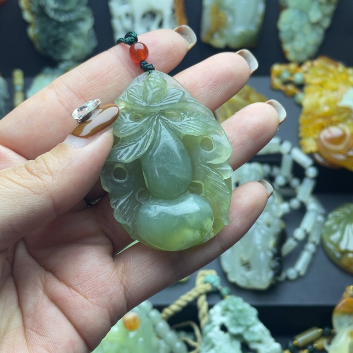 【闪购商品】蛇纹石玉颈饰未镶嵌