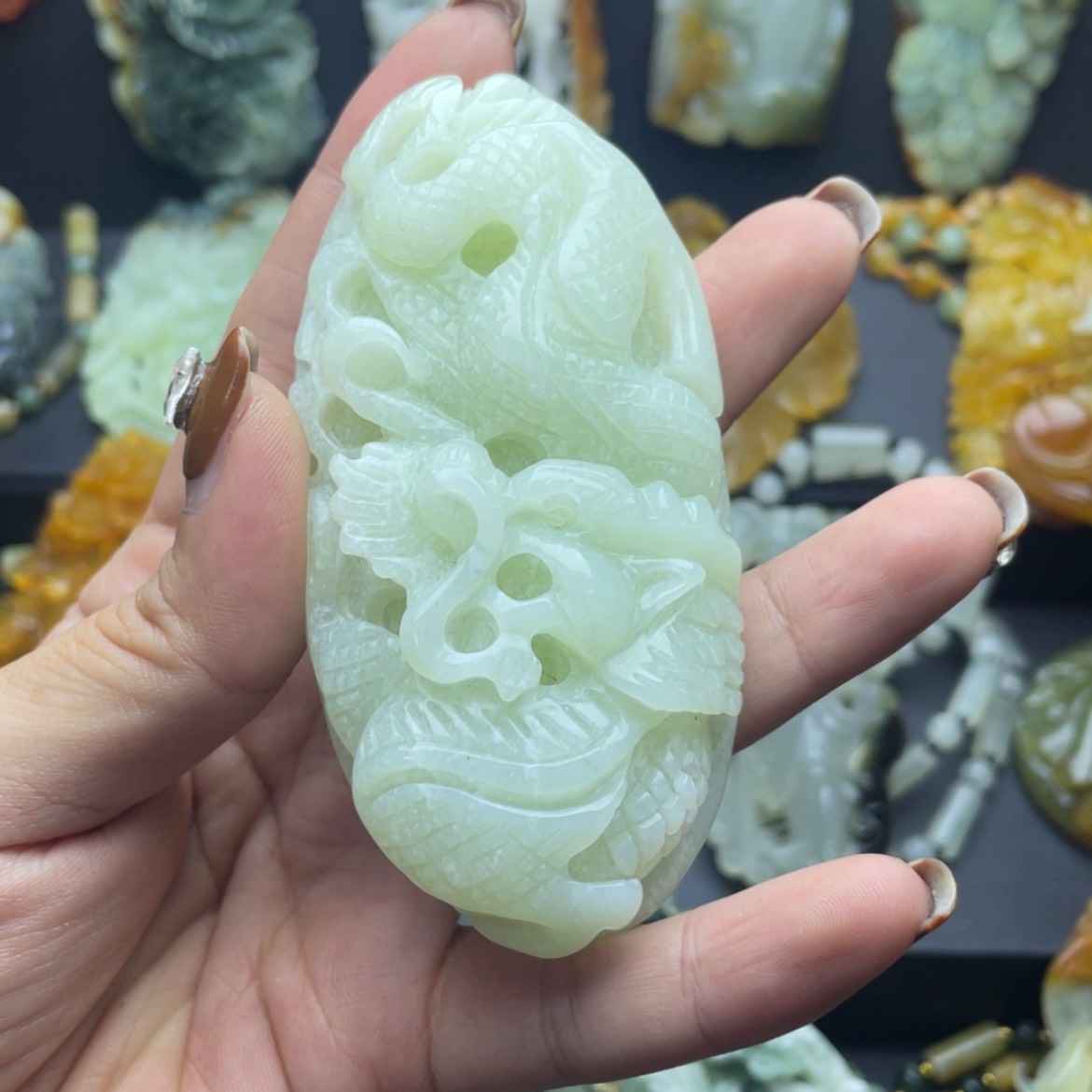 【闪购商品】蛇纹石玉颈饰未镶嵌