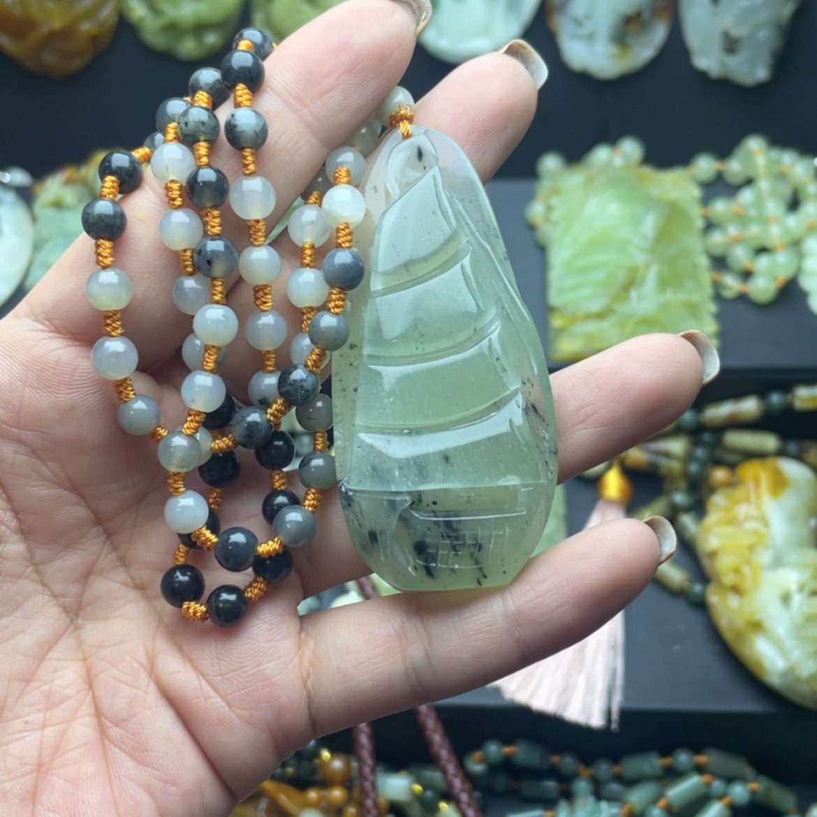 【闪购商品】蛇纹石玉颈饰未镶嵌