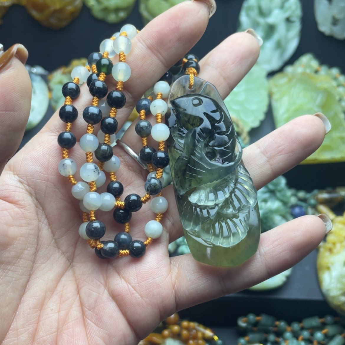 【闪购商品】蛇纹石玉颈饰未镶嵌