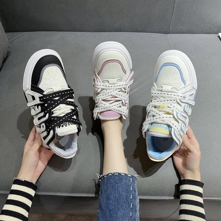 小众休闲板鞋女2023秋季新款爆款透气学生百搭港风运动休闲板鞋子