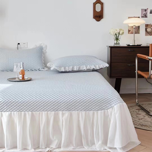 BERMO HOME TEXTILE/宝缦冰感豆豆床裙软席三件套款