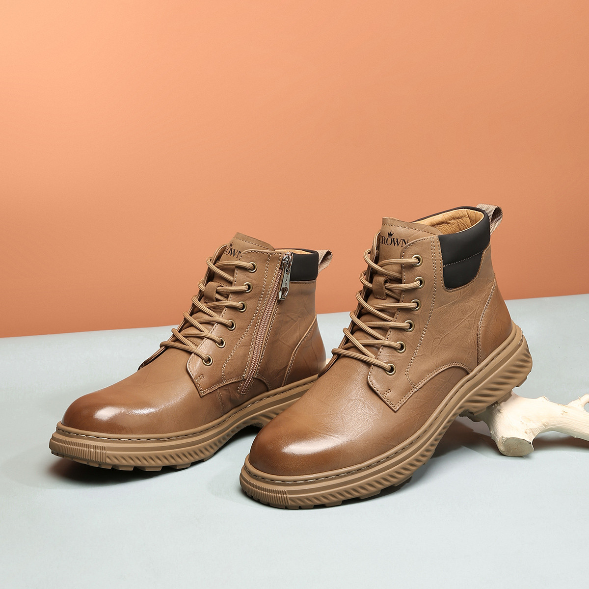 皇冠【商场同款皮靴】新款男士牛皮革圆头厚底马丁英伦工装靴大黄靴