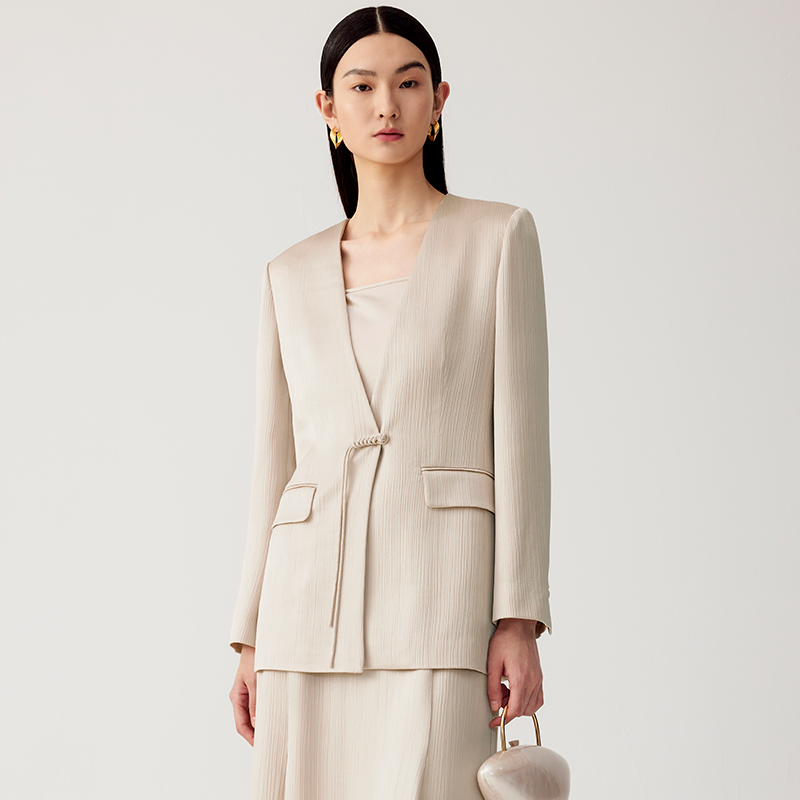 寺山文也 淞隐/醋酸顺纡绉新中式盘扣收腰V领中长款西装外套女