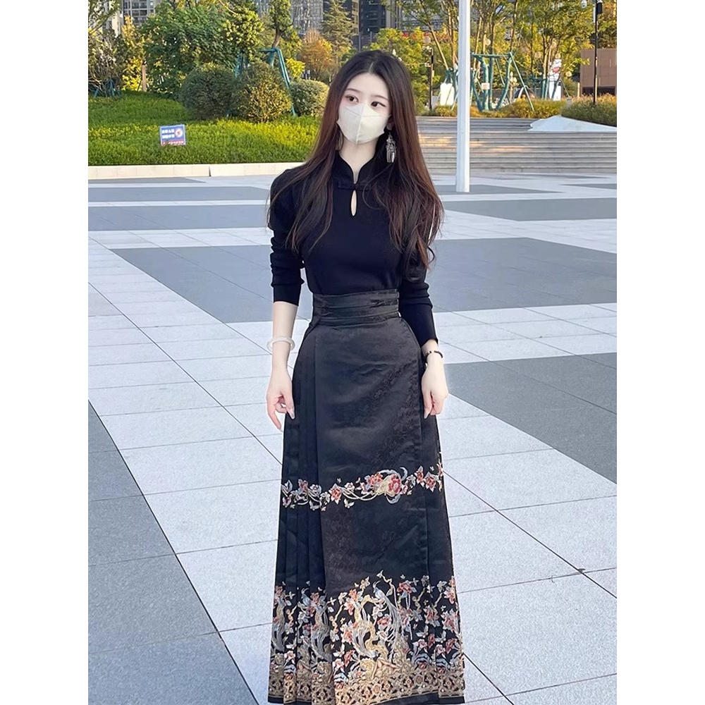 秋冬新中式女装黑色马面裙搭配的上衣半身裙套装汉服新款高腰时尚