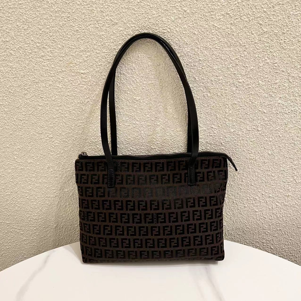 95新  蔚蓝/Fendi 芬迪/老花  中古 腋下包/福利价