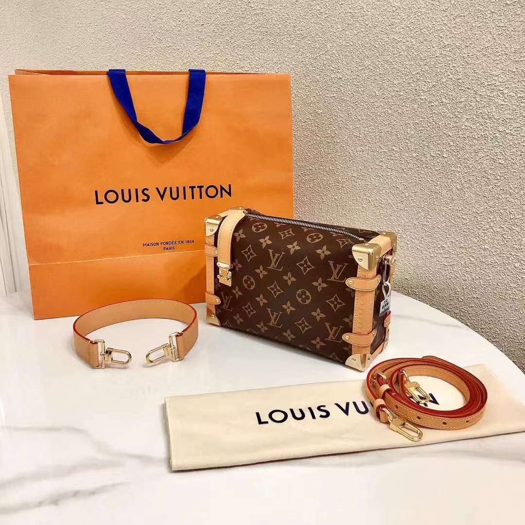 全新未使用  蔚蓝/LV 路易威登/ 老花 side trunk  盒子包/超难买