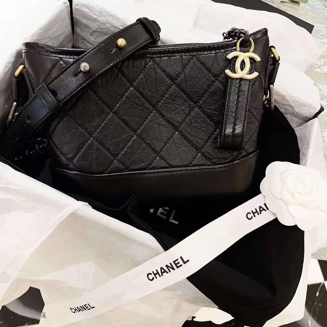 99新 Chanel/香奈儿 蔚蓝/黑金 小号 流浪包 油蜡牛皮 29开