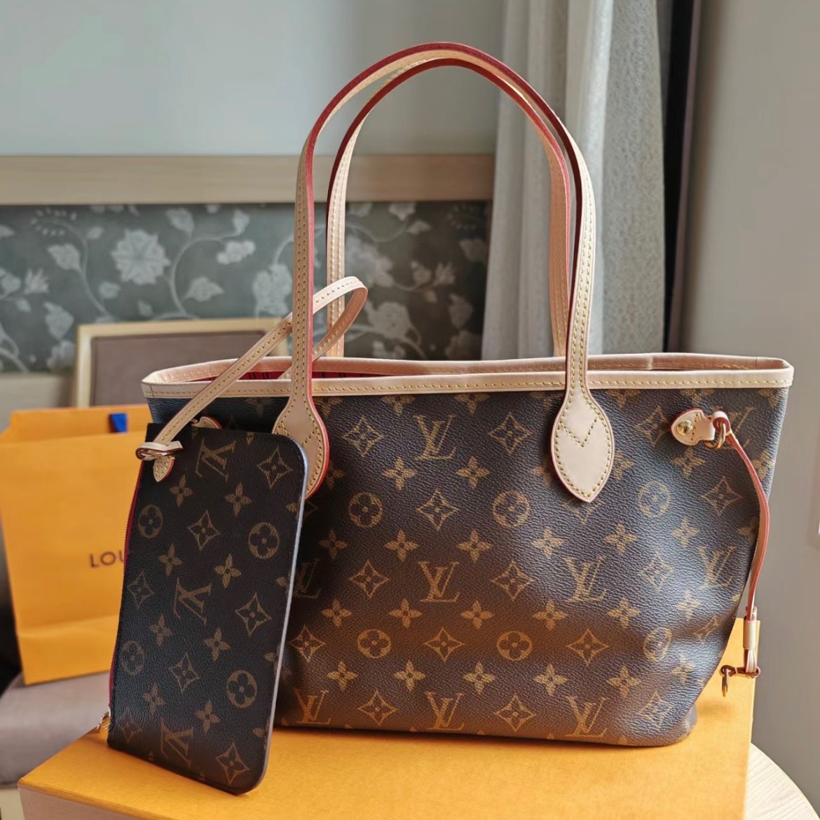 全新未使用 LouisVuitton/路易威登 7姐福利/老花 neverfull 小号