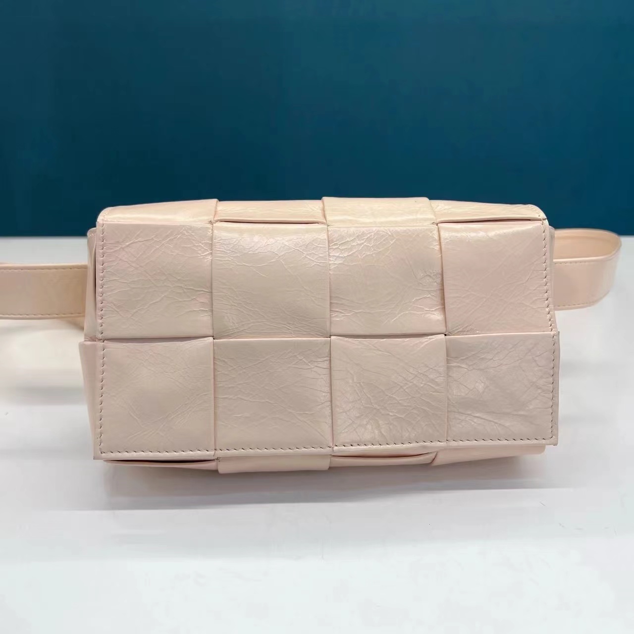 99新 BOTTEGA VENETA/葆蝶家 7姐福利/蜜桃粉 八格编织 豆腐包