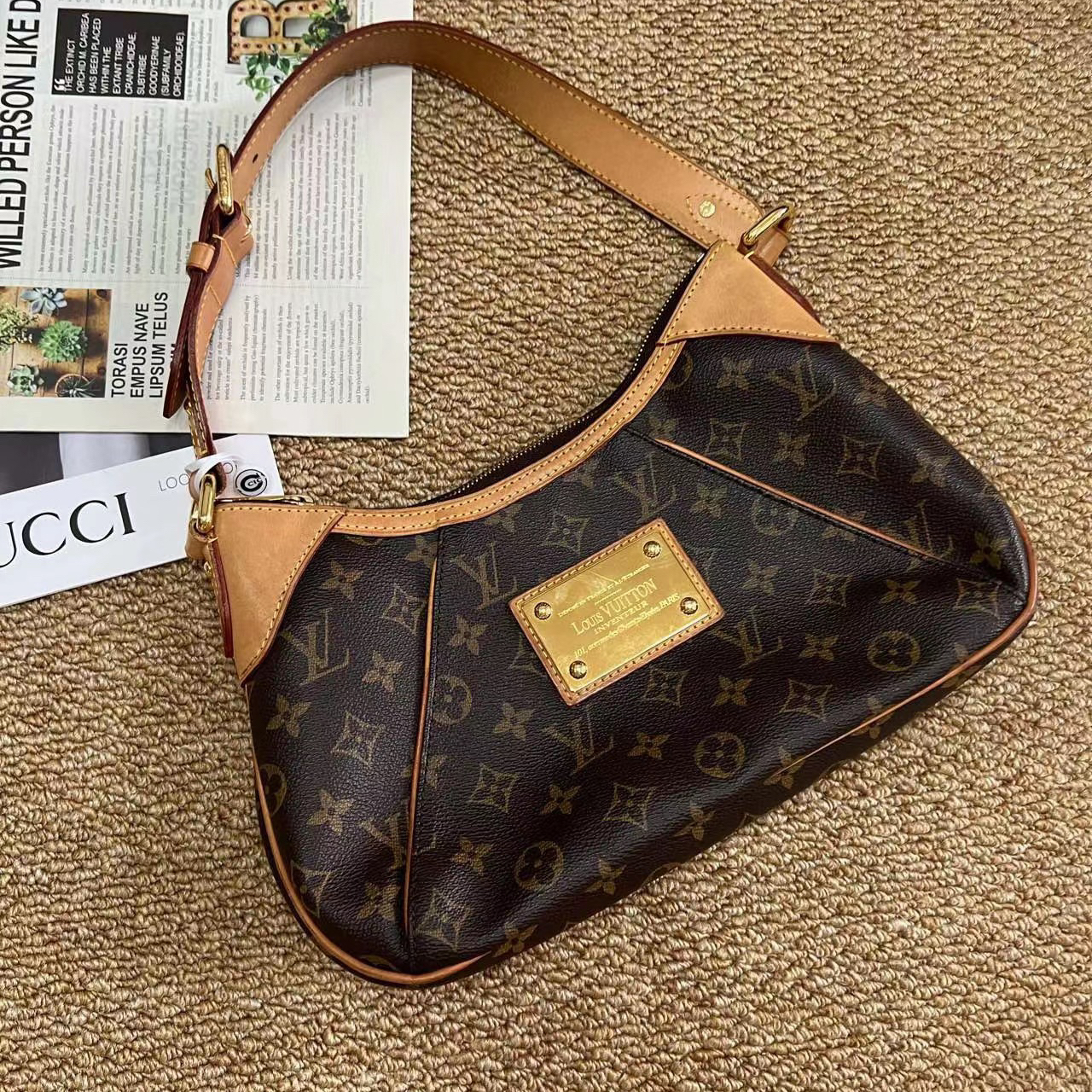 95新 LouisVuitton/路易威登 蔚蓝/南瓜 腋下包 中古款