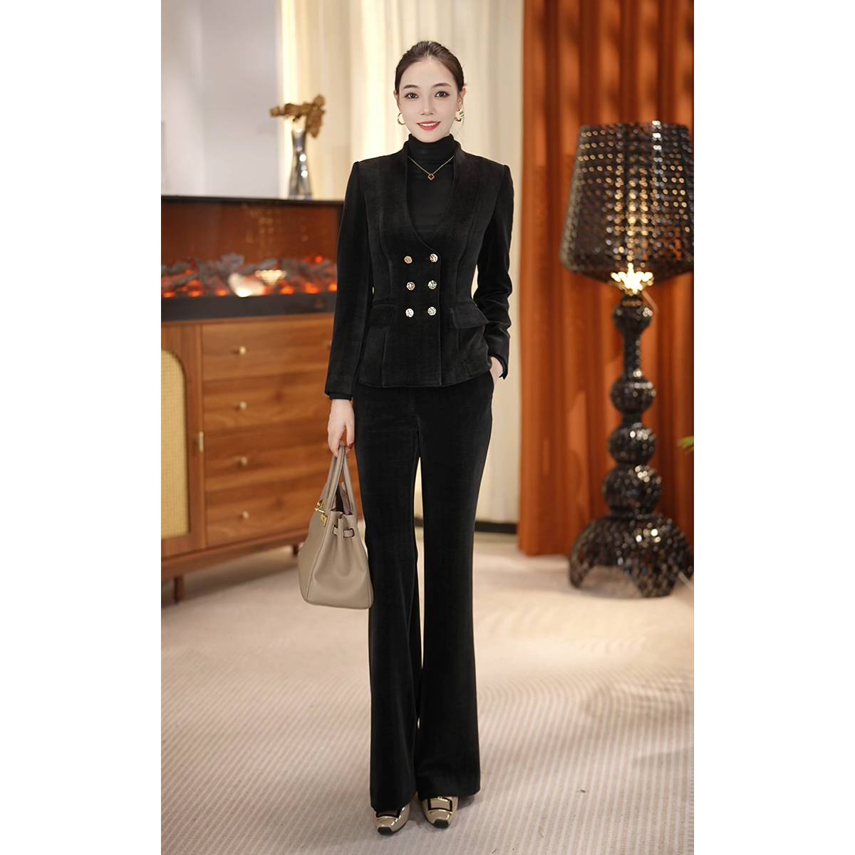 绮绮推荐2024冬季新款黑色丝绒气质女洋气时尚高级显瘦女神范套装